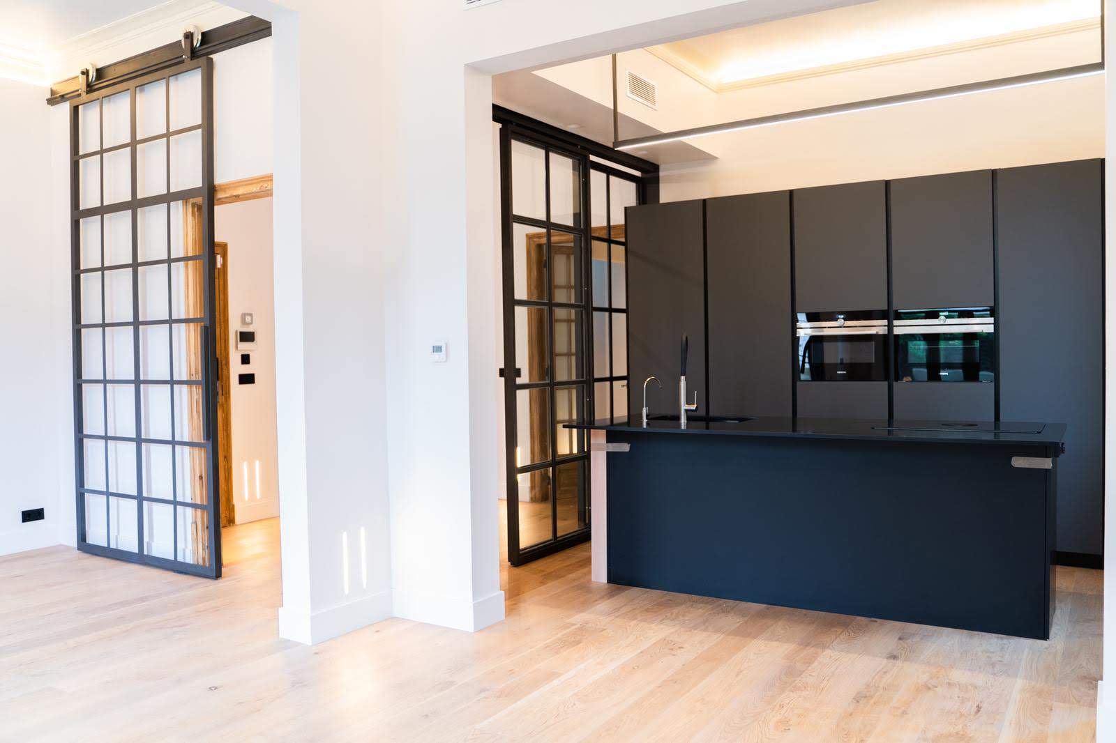 COMPREHENSIVE KITCHEN RENOVATIONS