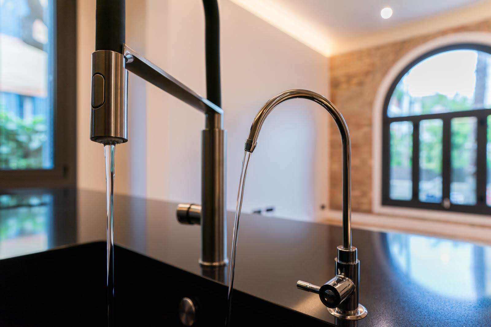 COMPREHENSIVE KITCHEN RENOVATIONS